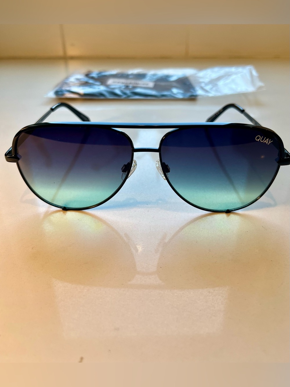 NWT! QUAY High Key Aviator Sunglasses Black frame /Black Fade Mint Lens -Unisex